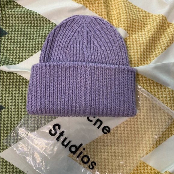Acne Studios Pansy Face Ribbed Wool Beanie Taro Purple - Picture 2 of 6